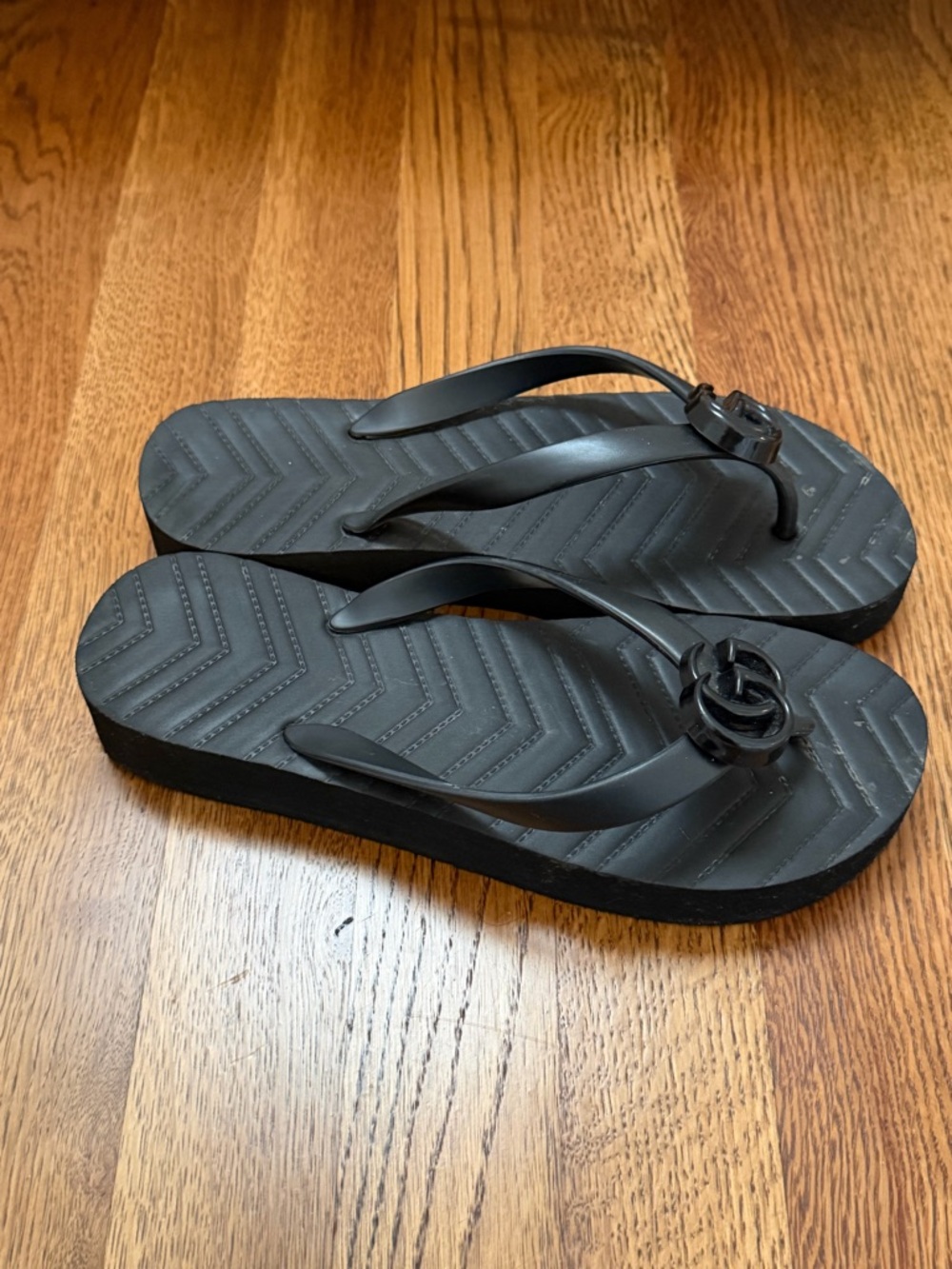 Women's Platform Flip Flop Sandals with Decorative Accent